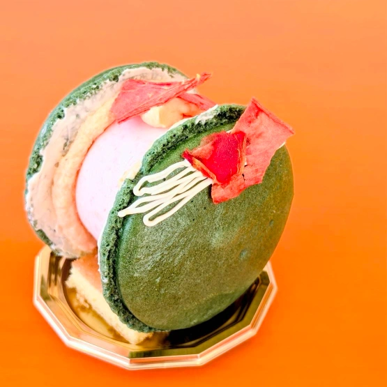 すいかのマカロンケーキ